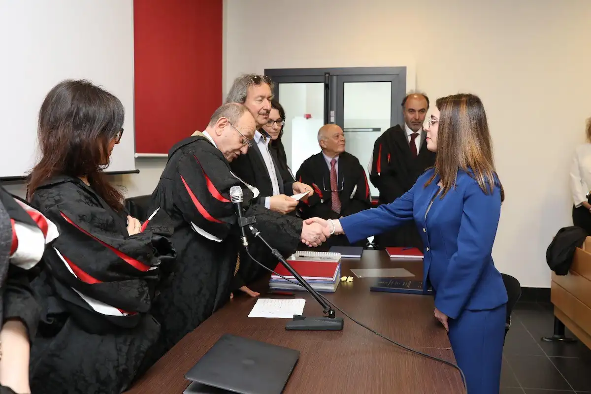 Elisabetta Scordino na formatura em Direito na Itália em 2020